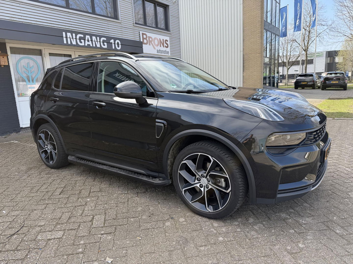 Lynk & Co 01 1.5 zwart l sidebar l camera