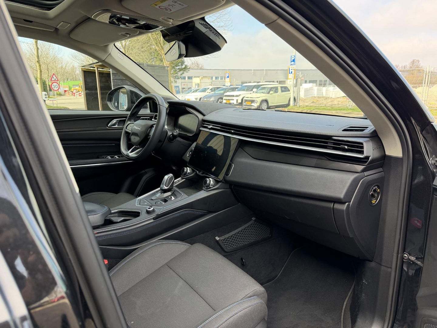 Lynk & Co 01 1.5 zwart l sidebar l camera