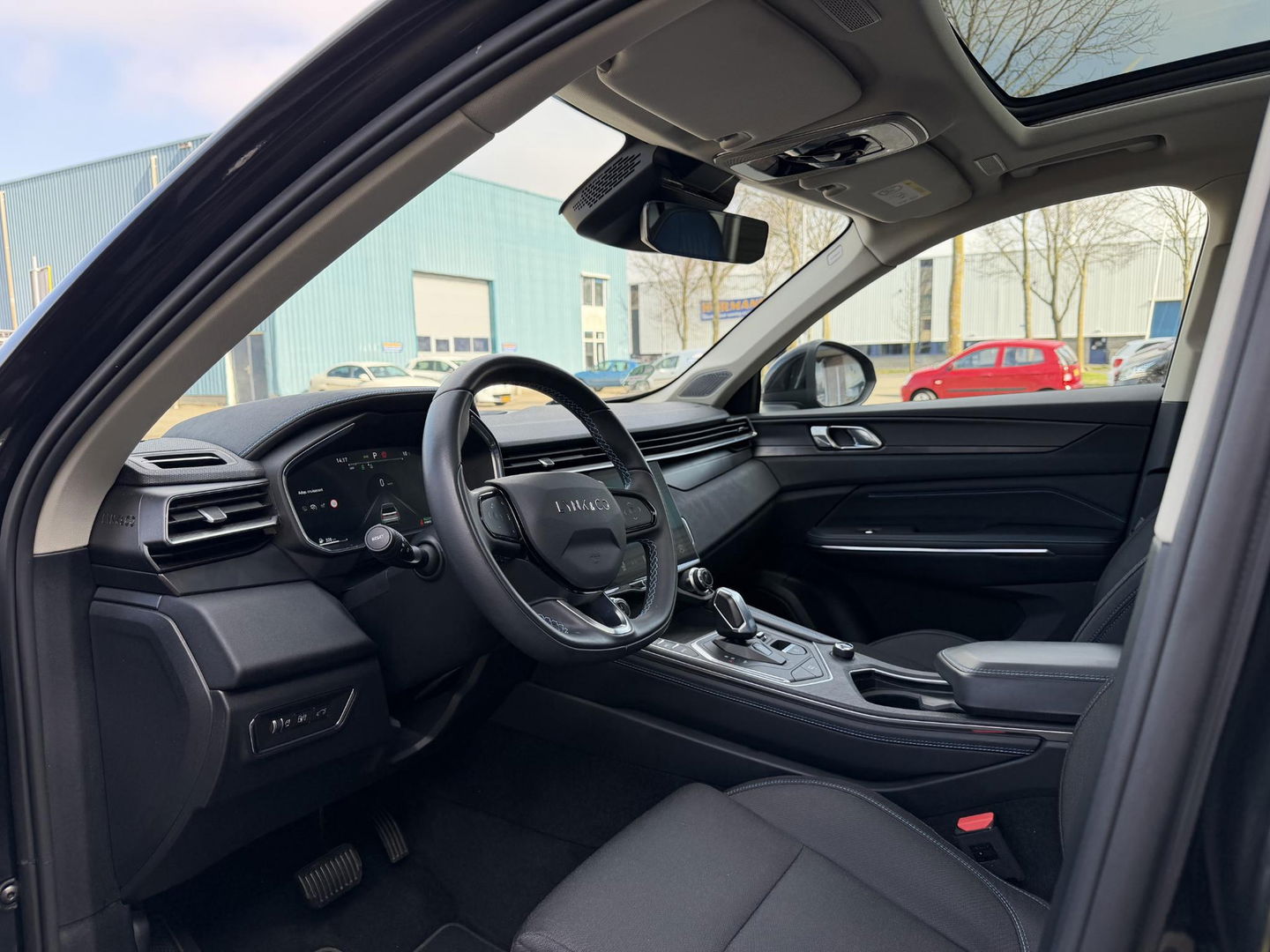 Lynk & Co 01 1.5 zwart l sidebar l camera