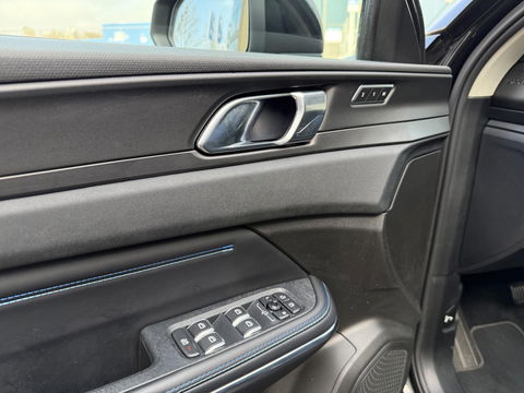 Lynk & Co 01 1.5 zwart l sidebar l camera