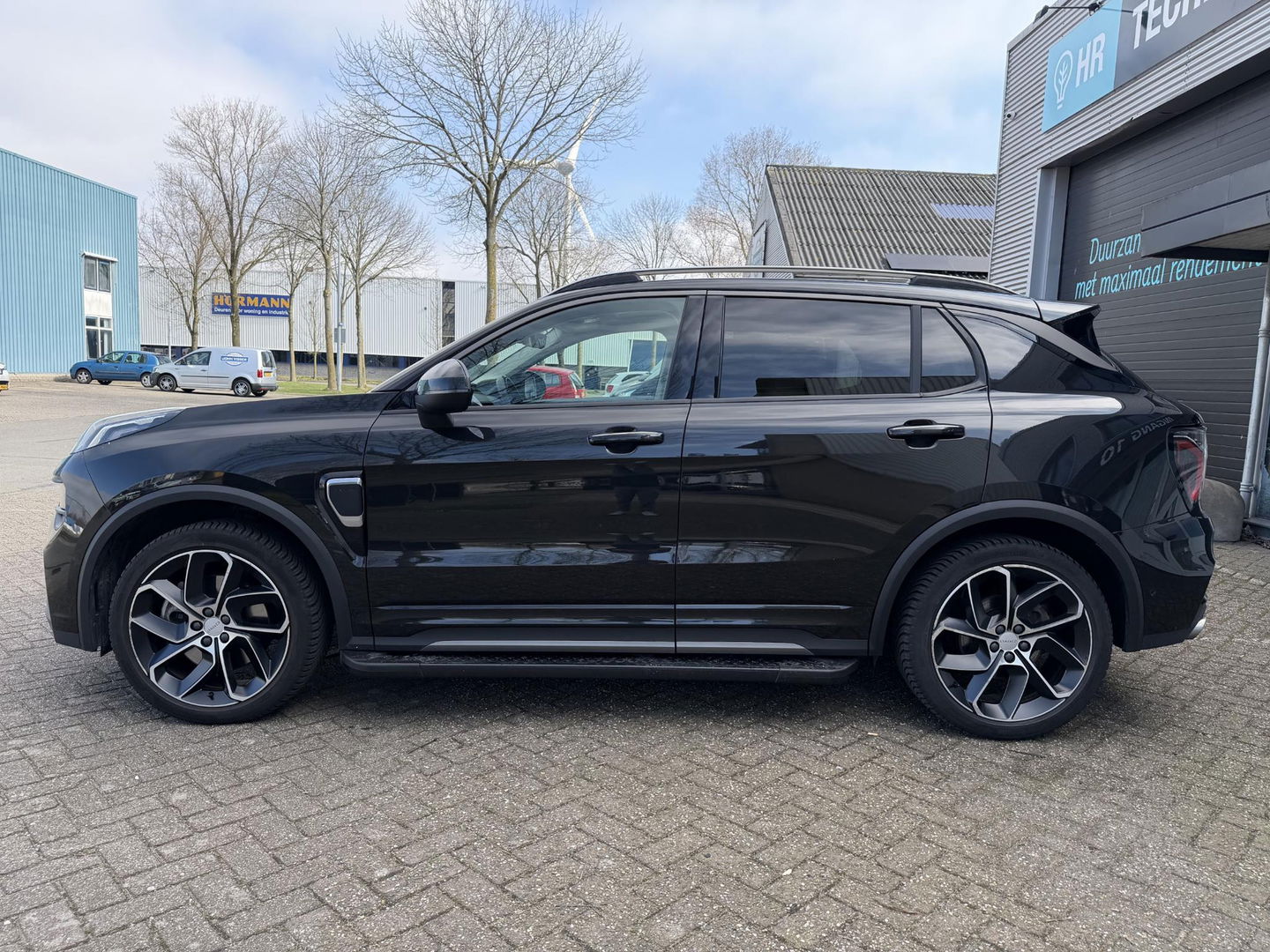 Lynk & Co 01 1.5 zwart l sidebar l camera