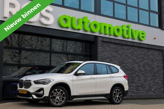 BMW X1 - sDrive20i Executive Edition | NAP! | DEALER.OND | PANO | HUD | TREKHAAK | STOELVERWARMING |