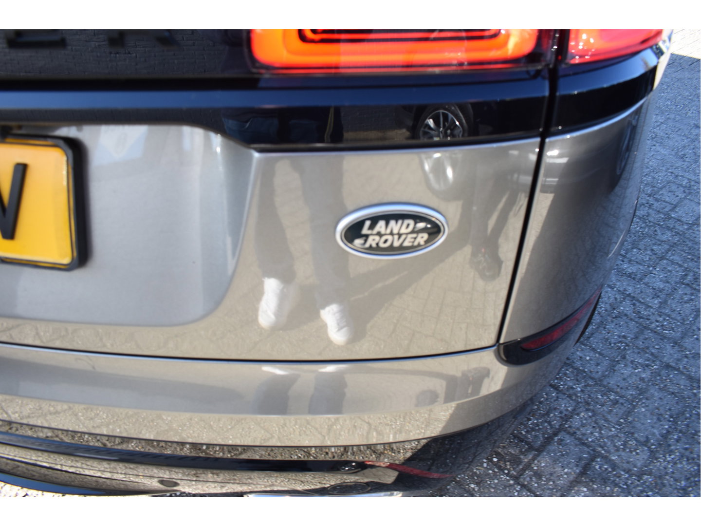 Land Rover Range Rover Velar 3.0 V6 AWD R-Dynamic HSE, ORGINEEL NEDERLANDSE AUTO , BOEKJES,NAP EN ONDERHOUDSHISTORIE