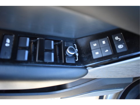 Land Rover Range Rover Velar 3.0 V6 AWD R-Dynamic HSE, ORGINEEL NEDERLANDSE AUTO , BOEKJES,NAP EN ONDERHOUDSHISTORIE