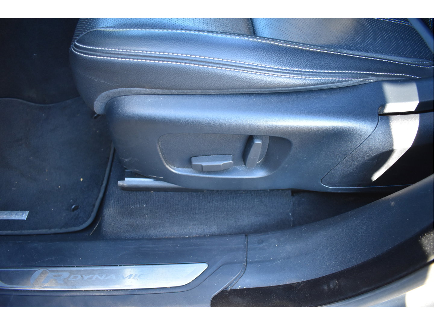 Land Rover Range Rover Velar 3.0 V6 AWD R-Dynamic HSE, ORGINEEL NEDERLANDSE AUTO , BOEKJES,NAP EN ONDERHOUDSHISTORIE