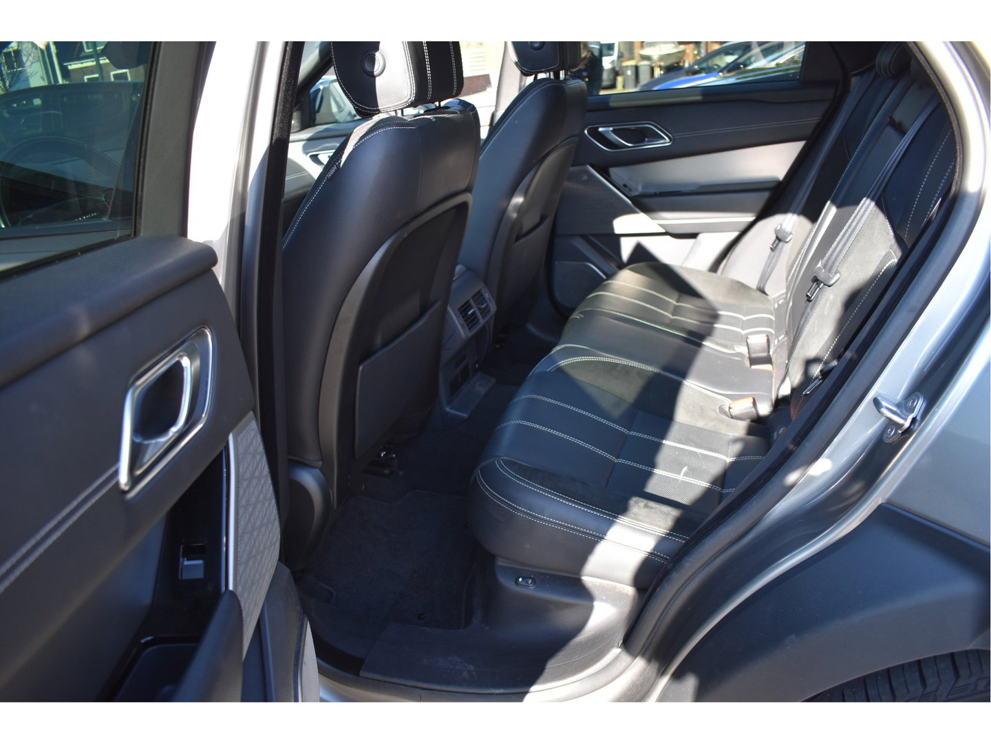 Land Rover Range Rover Velar 3.0 V6 AWD R-Dynamic HSE, ORGINEEL NEDERLANDSE AUTO , BOEKJES,NAP EN ONDERHOUDSHISTORIE