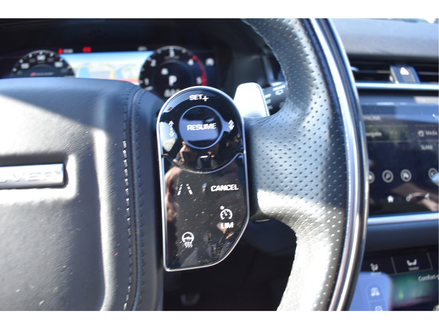 Land Rover Range Rover Velar 3.0 V6 AWD R-Dynamic HSE, ORGINEEL NEDERLANDSE AUTO , BOEKJES,NAP EN ONDERHOUDSHISTORIE