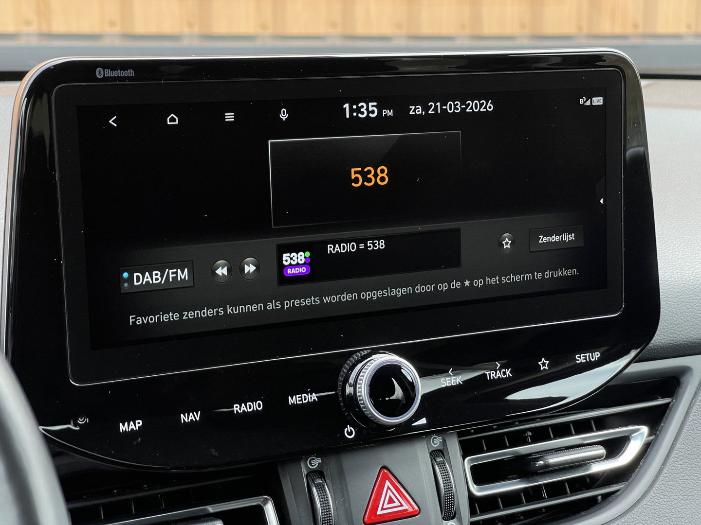 Hyundai i30 Wagon 1.5 T-GDi MHEV Premium | Trekhaak | Stuurwielverarming | Apple Carplay | Stoelverwarming | Achteruitrijcamera | Stop&GO |