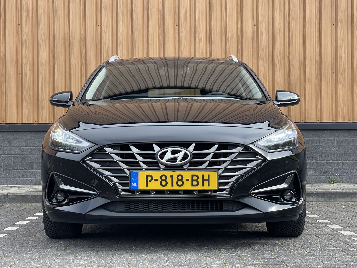 Hyundai i30 Wagon 1.5 T-GDi MHEV Premium | Trekhaak | Stuurwielverarming | Apple Carplay | Stoelverwarming | Achteruitrijcamera | Stop&GO |