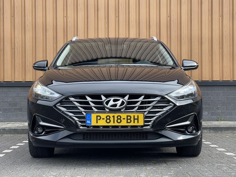 Hyundai i30 Wagon 1.5 T-GDi MHEV Premium | Trekhaak | Stuurwielverarming | Apple Carplay | Stoelverwarming | Achteruitrijcamera | Stop&GO |