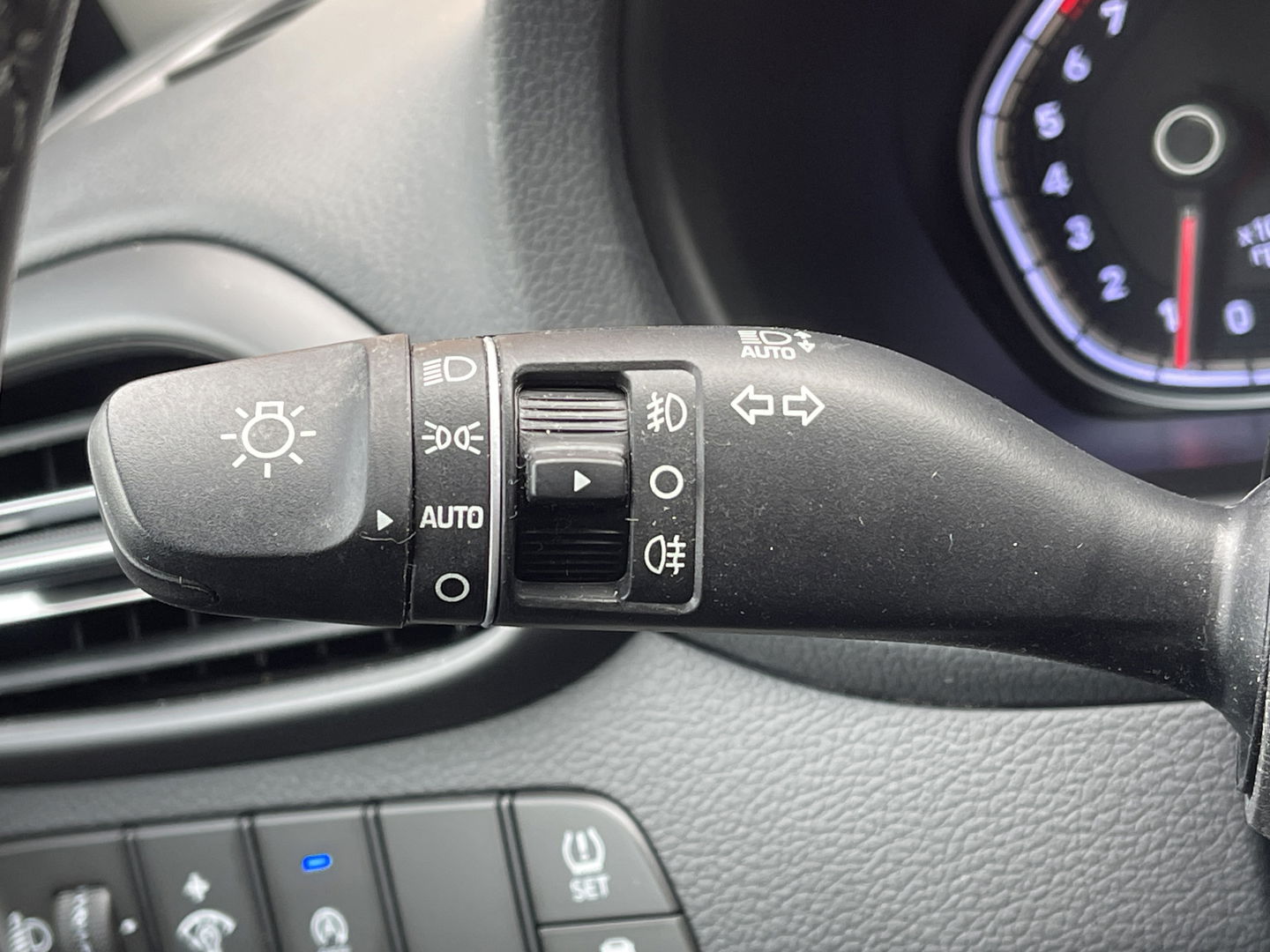 Hyundai i30 Wagon 1.5 T-GDi MHEV Premium | Trekhaak | Stuurwielverarming | Apple Carplay | Stoelverwarming | Achteruitrijcamera | Stop&GO |