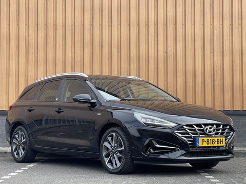Hyundai i30 Wagon 1.5 T-GDi MHEV Premium | Trekhaak | Stuurwielverarming | Apple Carplay | Stoelverwarming | Achteruitrijcamera | Stop&GO |