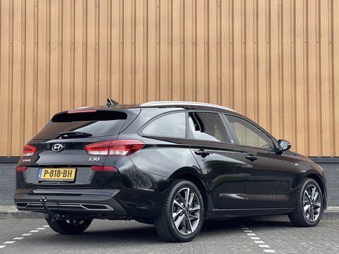 Hyundai i30 Wagon 1.5 T-GDi MHEV Premium | Trekhaak | Stuurwielverarming | Apple Carplay | Stoelverwarming | Achteruitrijcamera | Stop&GO |