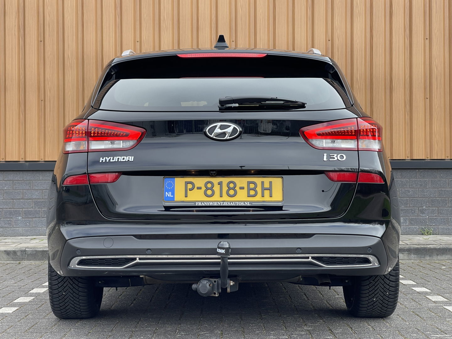 Hyundai i30 Wagon 1.5 T-GDi MHEV Premium | Trekhaak | Stuurwielverarming | Apple Carplay | Stoelverwarming | Achteruitrijcamera | Stop&GO |