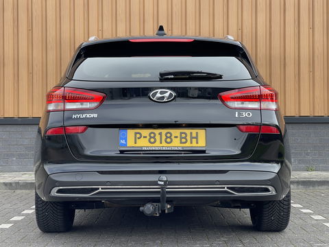Hyundai i30 Wagon 1.5 T-GDi MHEV Premium | Trekhaak | Stuurwielverarming | Apple Carplay | Stoelverwarming | Achteruitrijcamera | Stop&GO |