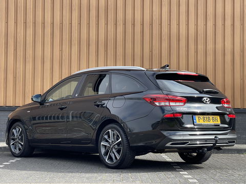 Hyundai i30 Wagon 1.5 T-GDi MHEV Premium | Trekhaak | Stuurwielverarming | Apple Carplay | Stoelverwarming | Achteruitrijcamera | Stop&GO |