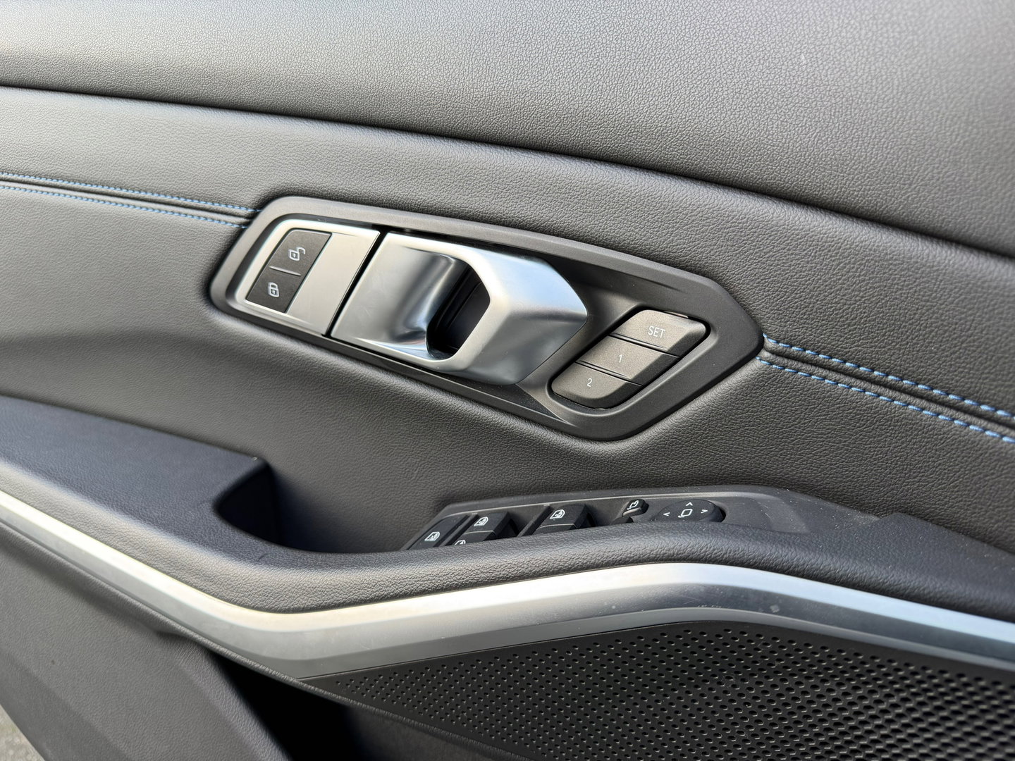 BMW 3-serie 330e xDrive M-Sport Pano|Keyless|HUD|Memory|M-Seats|Carplay|292PK