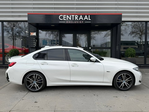 BMW 3-serie 330e xDrive M-Sport Pano|Keyless|HUD|Memory|M-Seats|Carplay|292PK