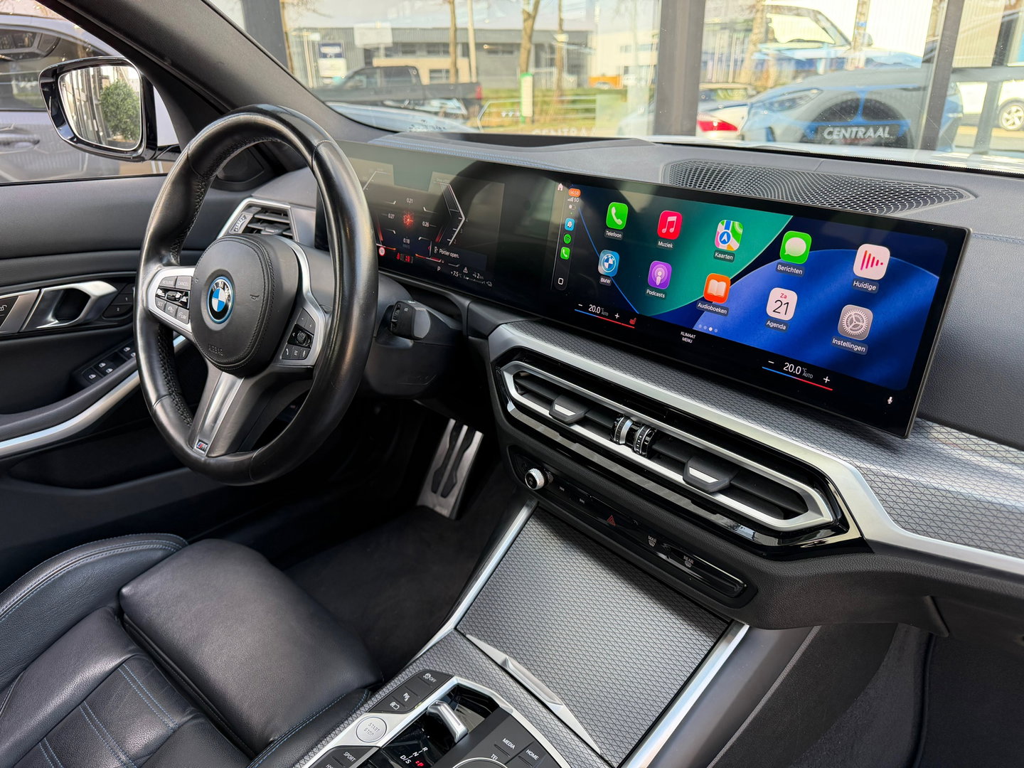 BMW 3-serie 330e xDrive M-Sport Pano|Keyless|HUD|Memory|M-Seats|Carplay|292PK