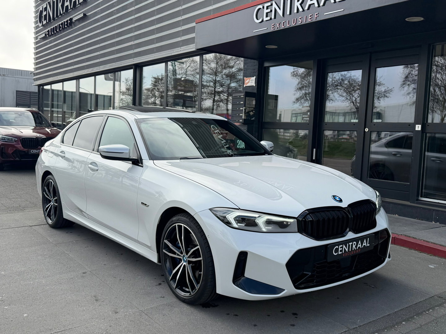 BMW 3-serie 330e xDrive M-Sport Pano|Keyless|HUD|Memory|M-Seats|Carplay|292PK
