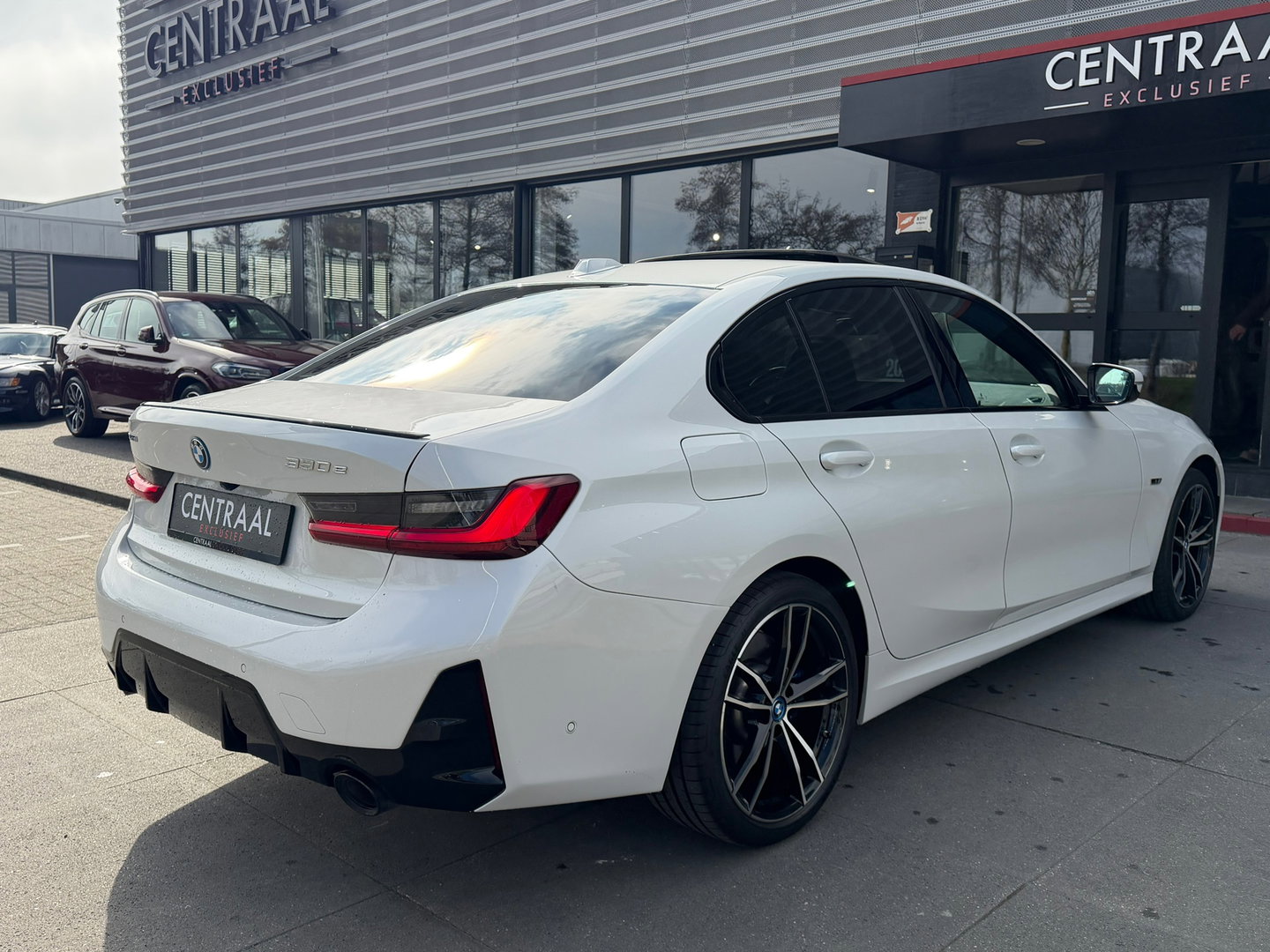 BMW 3-serie 330e xDrive M-Sport Pano|Keyless|HUD|Memory|M-Seats|Carplay|292PK