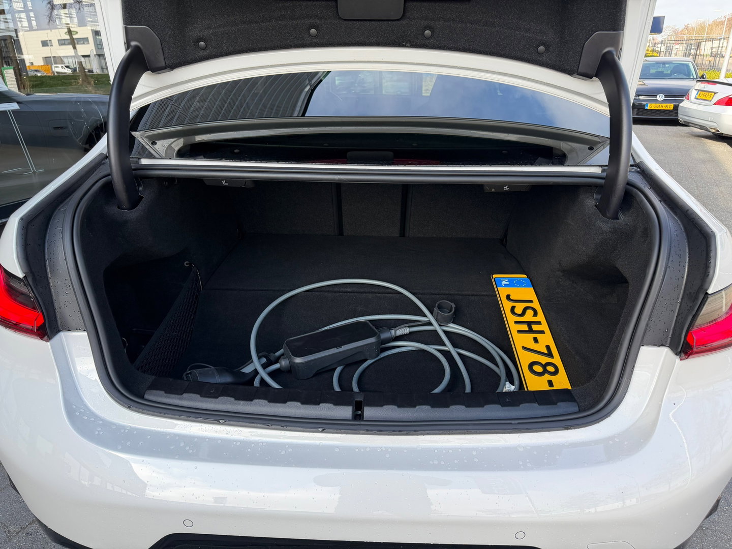 BMW 3-serie 330e xDrive M-Sport Pano|Keyless|HUD|Memory|M-Seats|Carplay|292PK