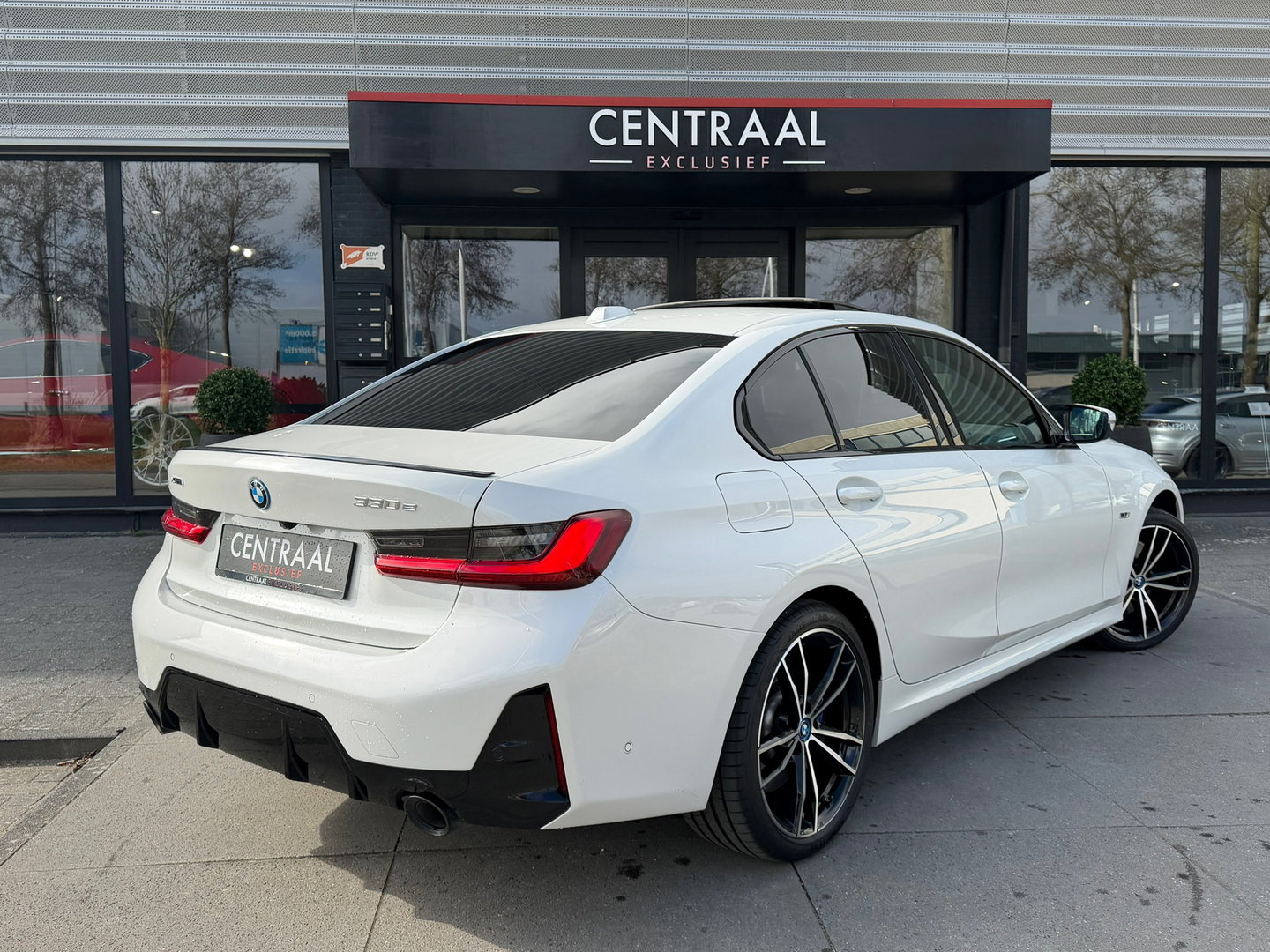 BMW 3-serie 330e xDrive M-Sport Pano|Keyless|HUD|Memory|M-Seats|Carplay|292PK