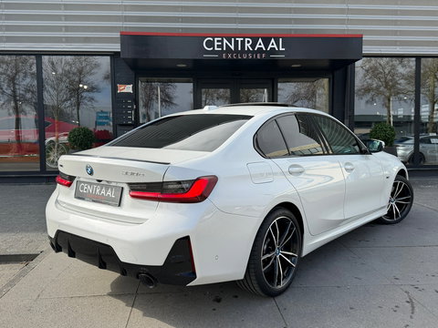 BMW 3-serie 330e xDrive M-Sport Pano|Keyless|HUD|Memory|M-Seats|Carplay|292PK