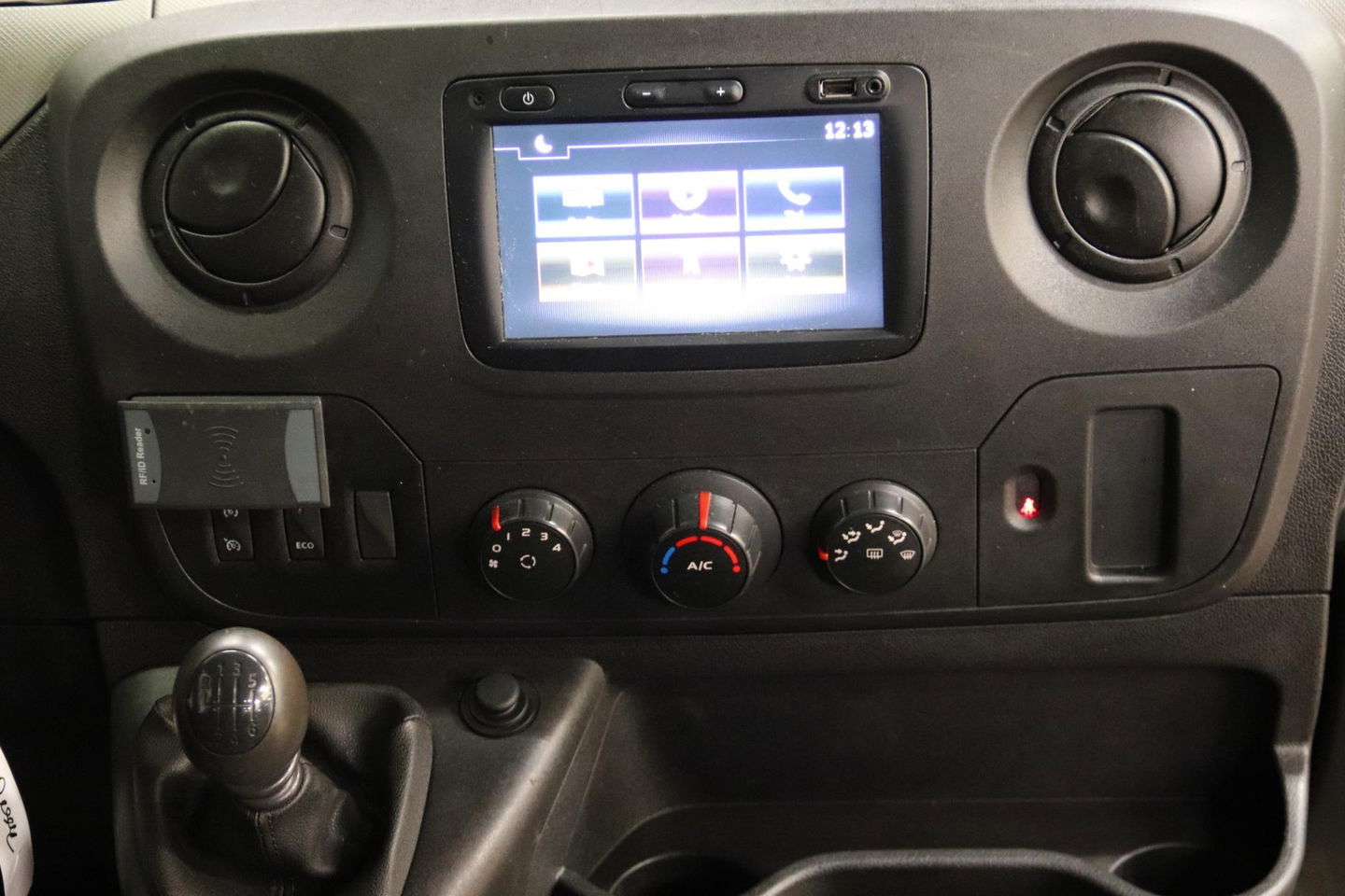 Renault Master 2.3 dCi L2H2 DUBBEL CABINE TREKHAAK Renault Master T35 2.3 dCi L2H2 DUBBEL CABINE TREKHAAK