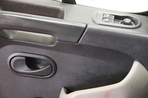 Renault Master 2.3 dCi L2H2 DUBBEL CABINE TREKHAAK Renault Master T35 2.3 dCi L2H2 DUBBEL CABINE TREKHAAK