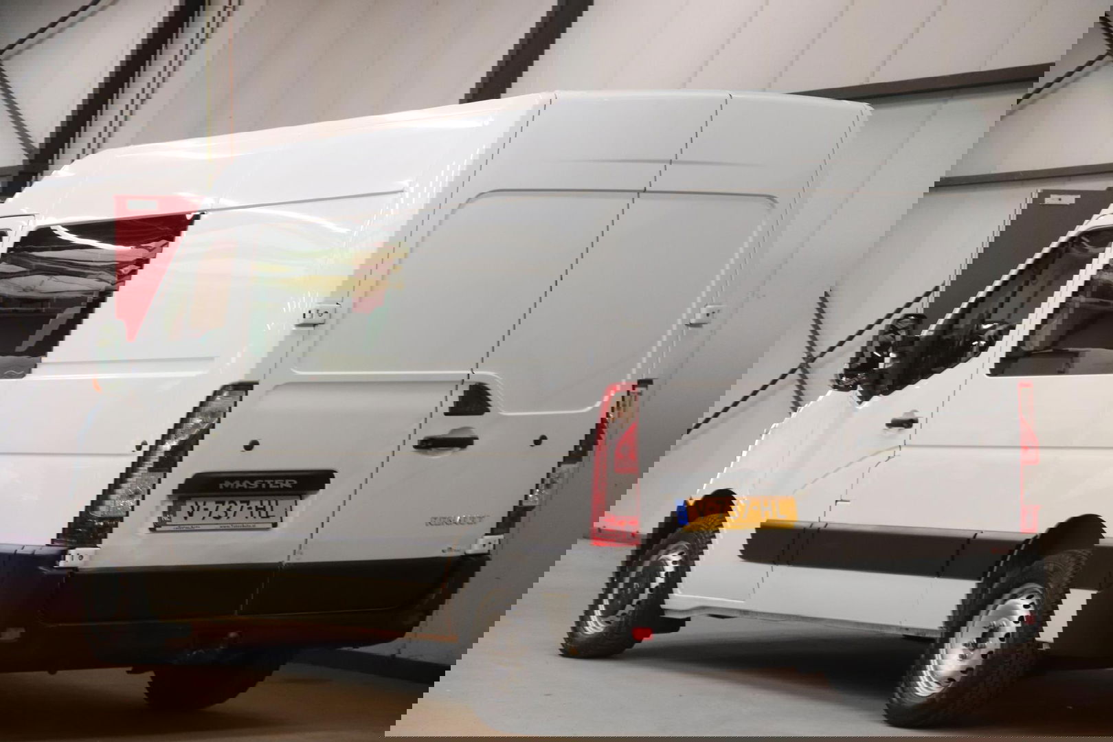 Renault Master 2.3 dCi L2H2 DUBBEL CABINE TREKHAAK Renault Master T35 2.3 dCi L2H2 DUBBEL CABINE TREKHAAK