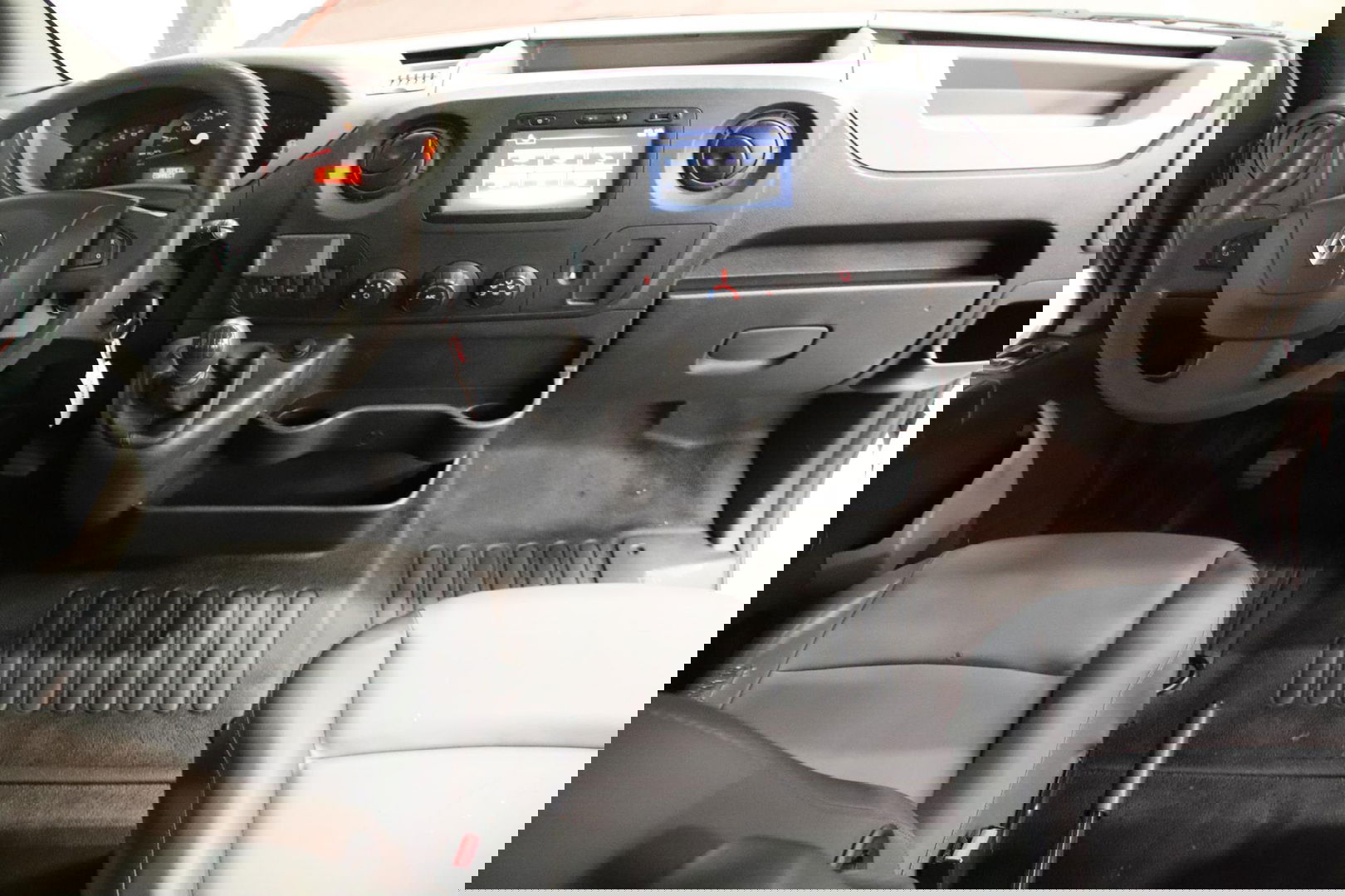 Renault Master 2.3 dCi L2H2 DUBBEL CABINE TREKHAAK Renault Master T35 2.3 dCi L2H2 DUBBEL CABINE TREKHAAK