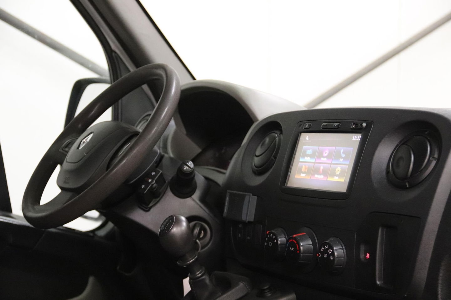 Renault Master 2.3 dCi L2H2 DUBBEL CABINE TREKHAAK Renault Master T35 2.3 dCi L2H2 DUBBEL CABINE TREKHAAK