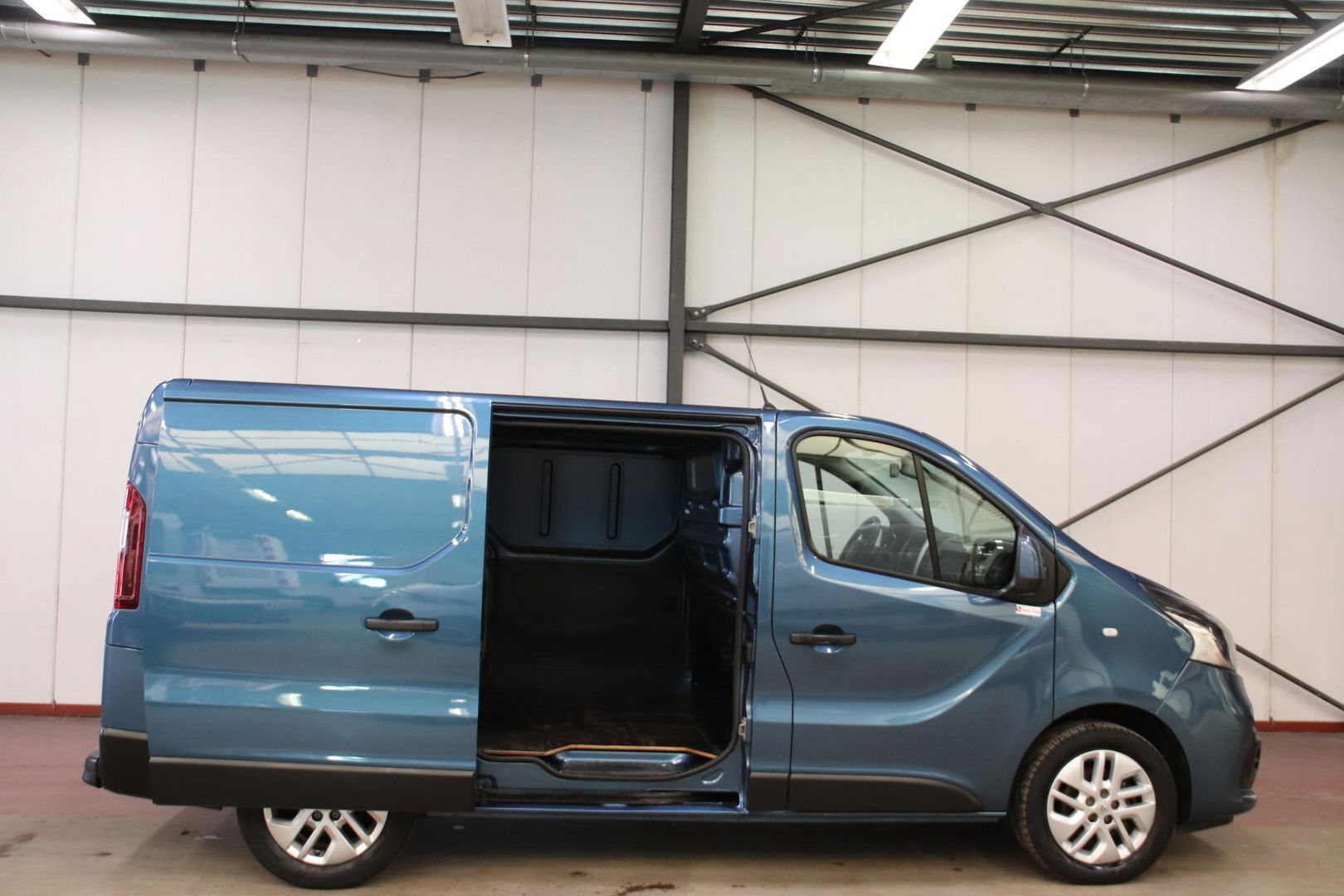 Renault Trafic 1.6dCi 126PK DUBBELE SCHUIFDEUR EURO 6 Renault Trafic 1.6 dCi 126PK DUBBELE SCHUIFDEUR EURO 6