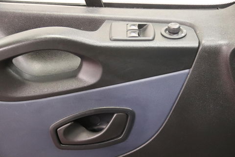 Opel Vivaro Combi 1.6 CDTI PERSONEN VERVOER 9 PERSOONS PERSONENBUS Opel Vivaro Combi 1.6 CDTI PERSONENVERVOER 9 PERSOONS PERSONENBUS