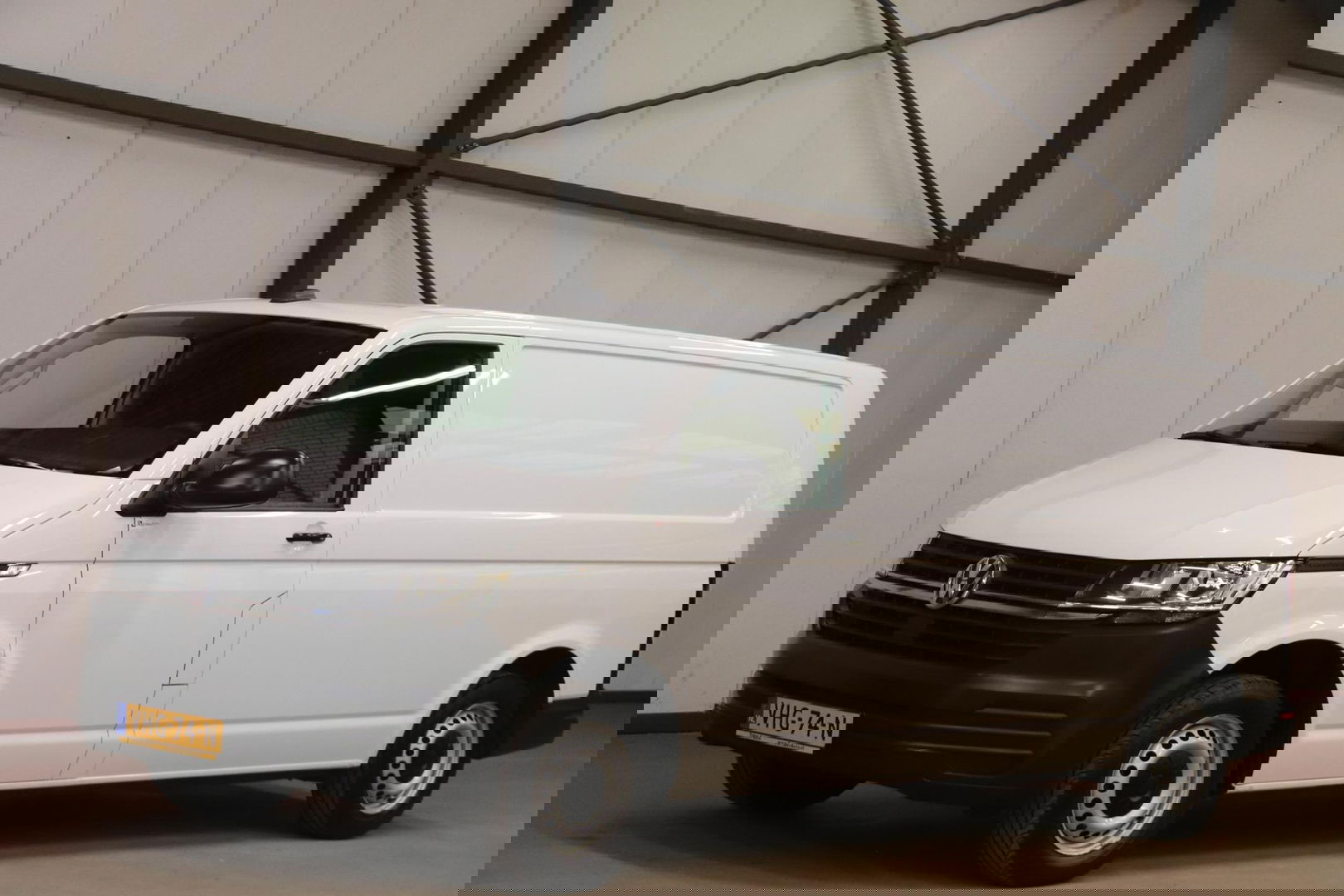 Volkswagen Transporter 2.0 TDI L2H1 LANG EURO 6 ACHTERUITRIJCAMERA Volkswagen Transporter 2.0 TDI L2H1 EURO 6 ACHTERUITRIJCAMERA