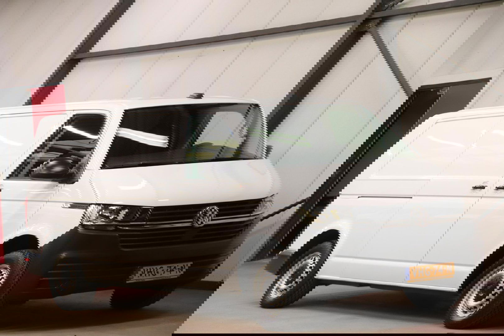 Volkswagen Transporter 2.0 TDI L2H1 LANG EURO 6 ACHTERUITRIJCAMERA Volkswagen Transporter 2.0 TDI L2H1 EURO 6 ACHTERUITRIJCAMERA