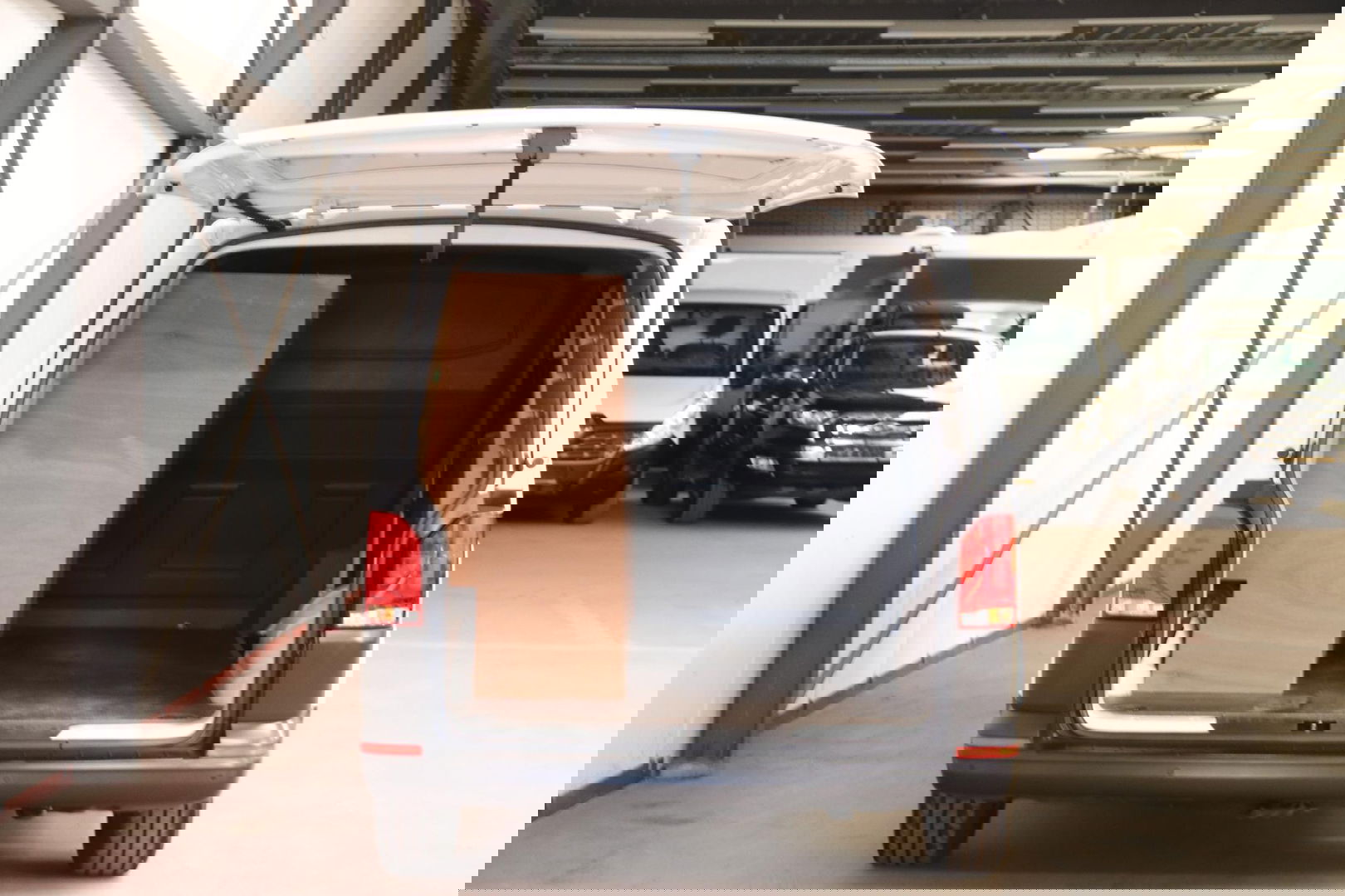 Volkswagen Transporter 2.0 TDI L2H1 LANG EURO 6 ACHTERUITRIJCAMERA Volkswagen Transporter 2.0 TDI L2H1 EURO 6 ACHTERUITRIJCAMERA