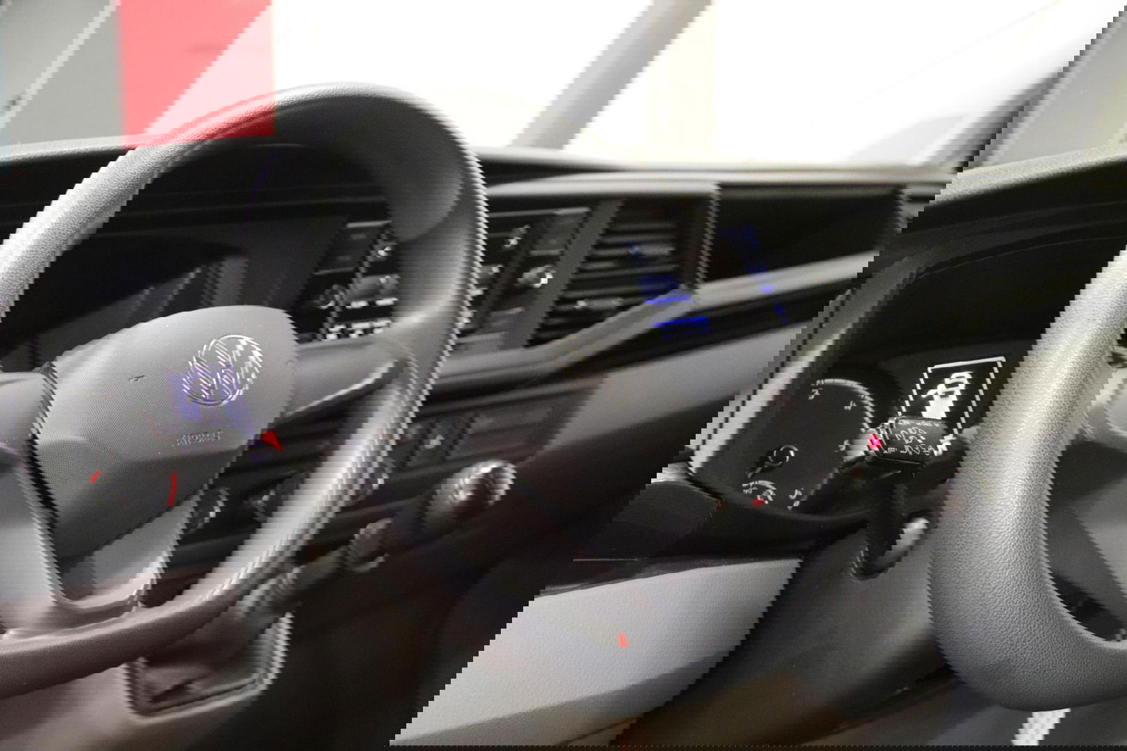 Volkswagen Transporter 2.0 TDI L2H1 LANG EURO 6 ACHTERUITRIJCAMERA Volkswagen Transporter 2.0 TDI L2H1 EURO 6 ACHTERUITRIJCAMERA