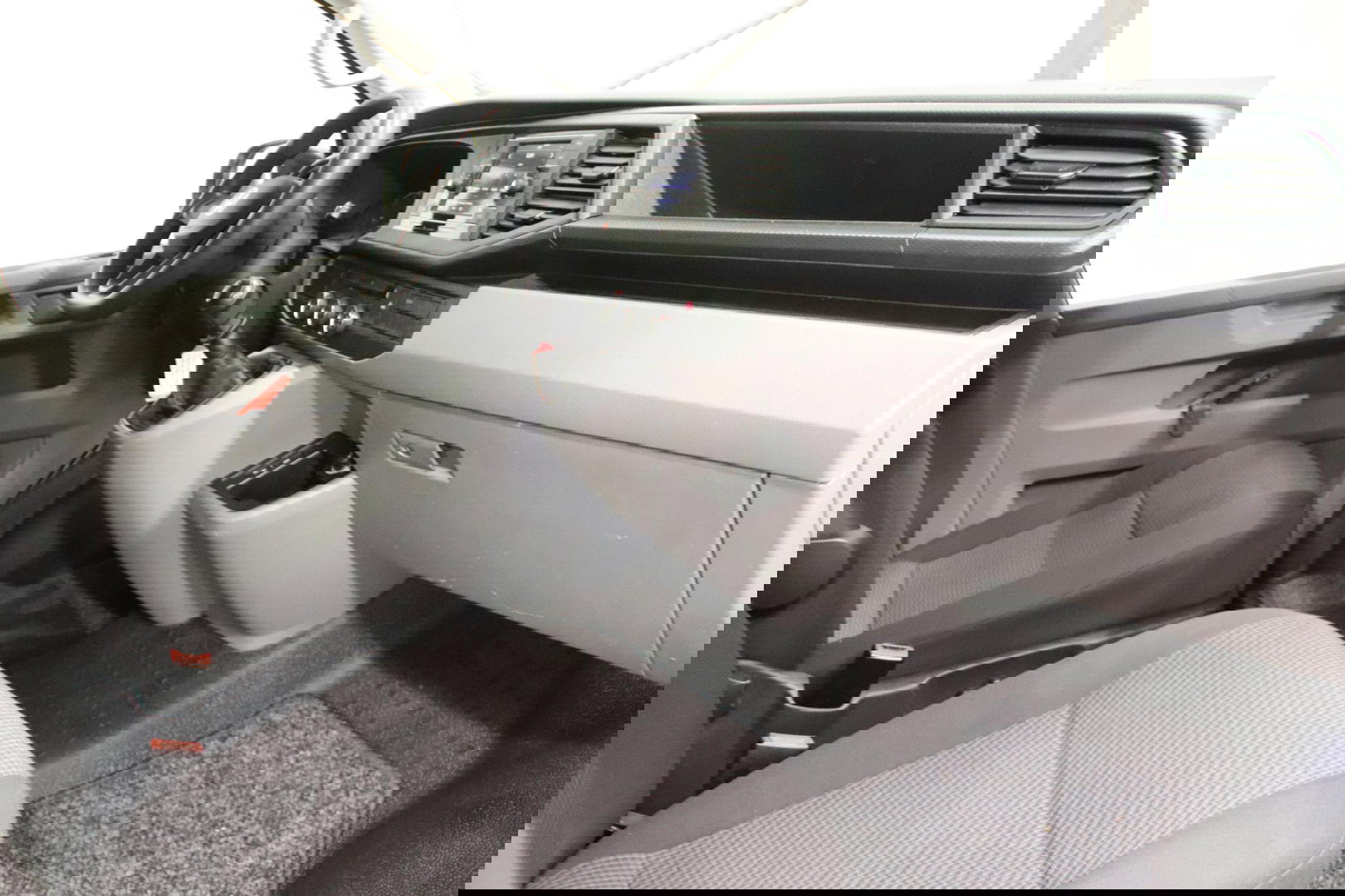 Volkswagen Transporter 2.0 TDI L2H1 LANG EURO 6 ACHTERUITRIJCAMERA Volkswagen Transporter 2.0 TDI L2H1 EURO 6 ACHTERUITRIJCAMERA