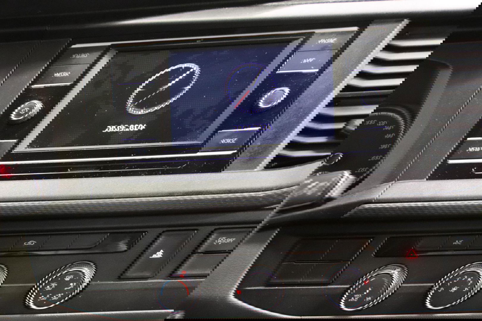 Volkswagen Transporter 2.0 TDI L2H1 LANG EURO 6 ACHTERUITRIJCAMERA Volkswagen Transporter 2.0 TDI L2H1 EURO 6 ACHTERUITRIJCAMERA