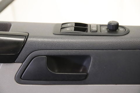 Volkswagen Transporter 2.0 TDI AUTOMAAT DSG AIRCO TREKHAAK LUXE Volkswagen Transporter 2.0 TDI AUTOMAAT DSG AIRCO TREKHAAK