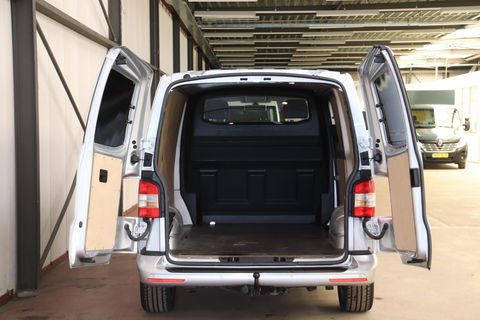 Volkswagen Transporter 2.0 TDI AUTOMAAT DSG AIRCO TREKHAAK LUXE Volkswagen Transporter 2.0 TDI AUTOMAAT DSG AIRCO TREKHAAK