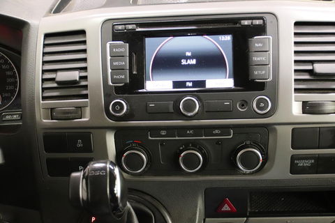 Volkswagen Transporter 2.0 TDI AUTOMAAT DSG AIRCO TREKHAAK LUXE Volkswagen Transporter 2.0 TDI AUTOMAAT DSG AIRCO TREKHAAK