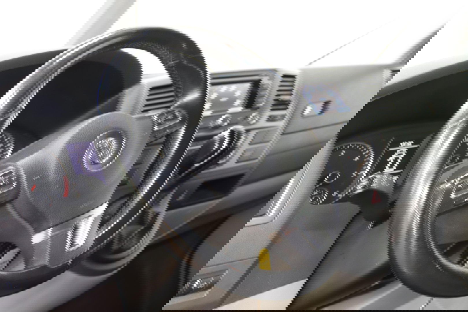 Volkswagen Transporter 2.0 TDI AUTOMAAT DSG AIRCO TREKHAAK LUXE Volkswagen Transporter 2.0 TDI AUTOMAAT DSG AIRCO TREKHAAK