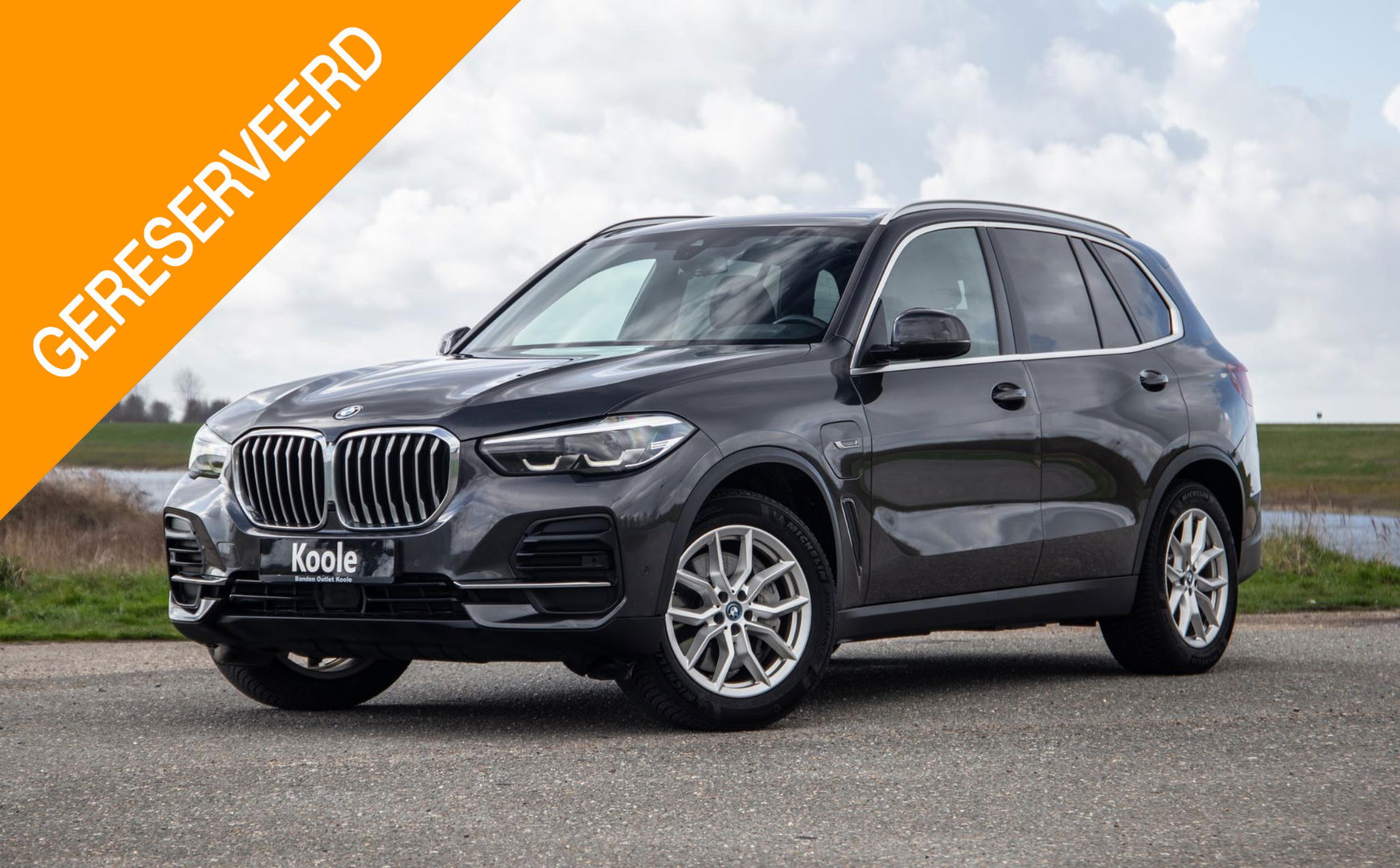 BMW X5 xDrive45e CARPLAY  / CAMERA / DEALER ONDERHOUDEN / BRUIN LEER / STOELVERWARMING