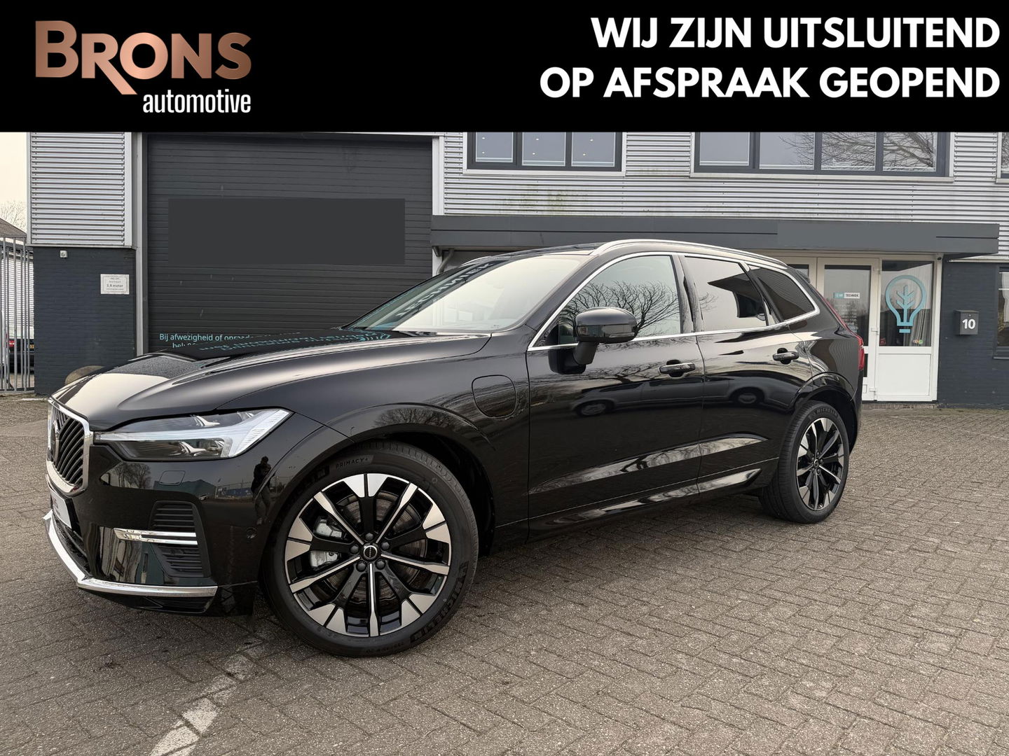 Volvo XC60 2.0 T6 Plug-in hybrid AWD Ultra Bright Luchtvering l Trekhaak l 360