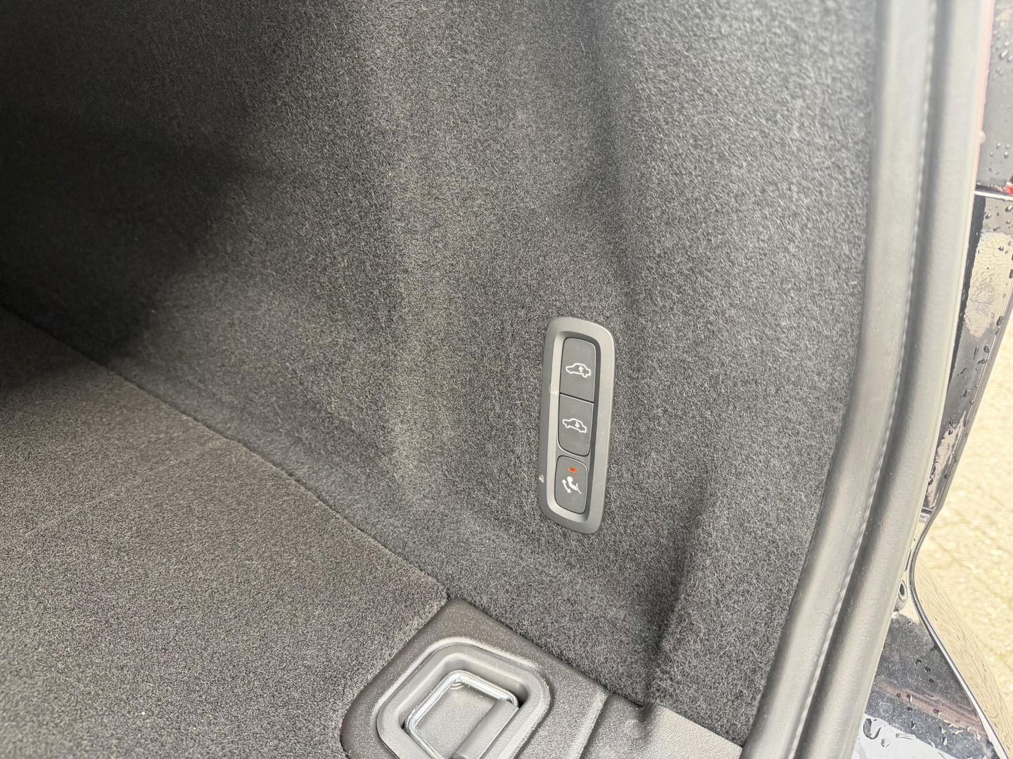 Volvo XC60 2.0 T6 Plug-in hybrid AWD Ultra Bright Luchtvering l Trekhaak l 360