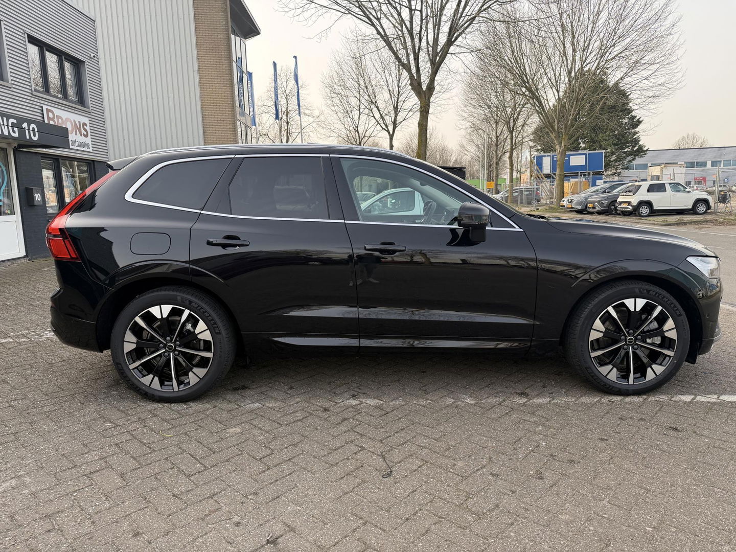 Volvo XC60 2.0 T6 Plug-in hybrid AWD Ultra Bright Luchtvering l Trekhaak l 360