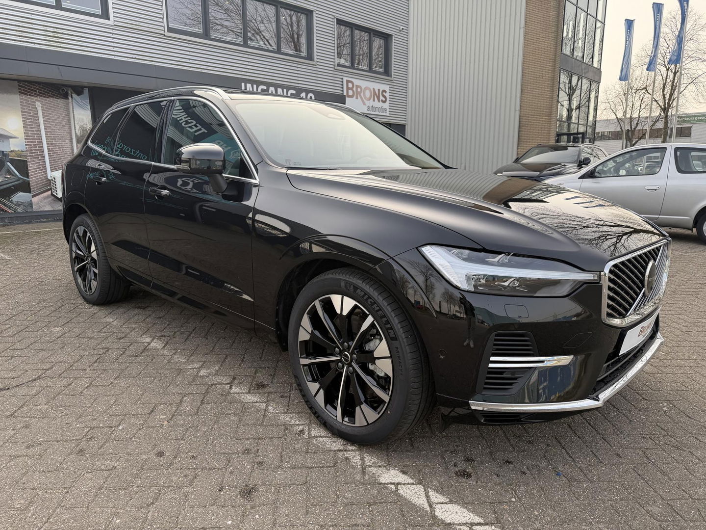 Volvo XC60 2.0 T6 Plug-in hybrid AWD Ultra Bright Luchtvering l Trekhaak l 360